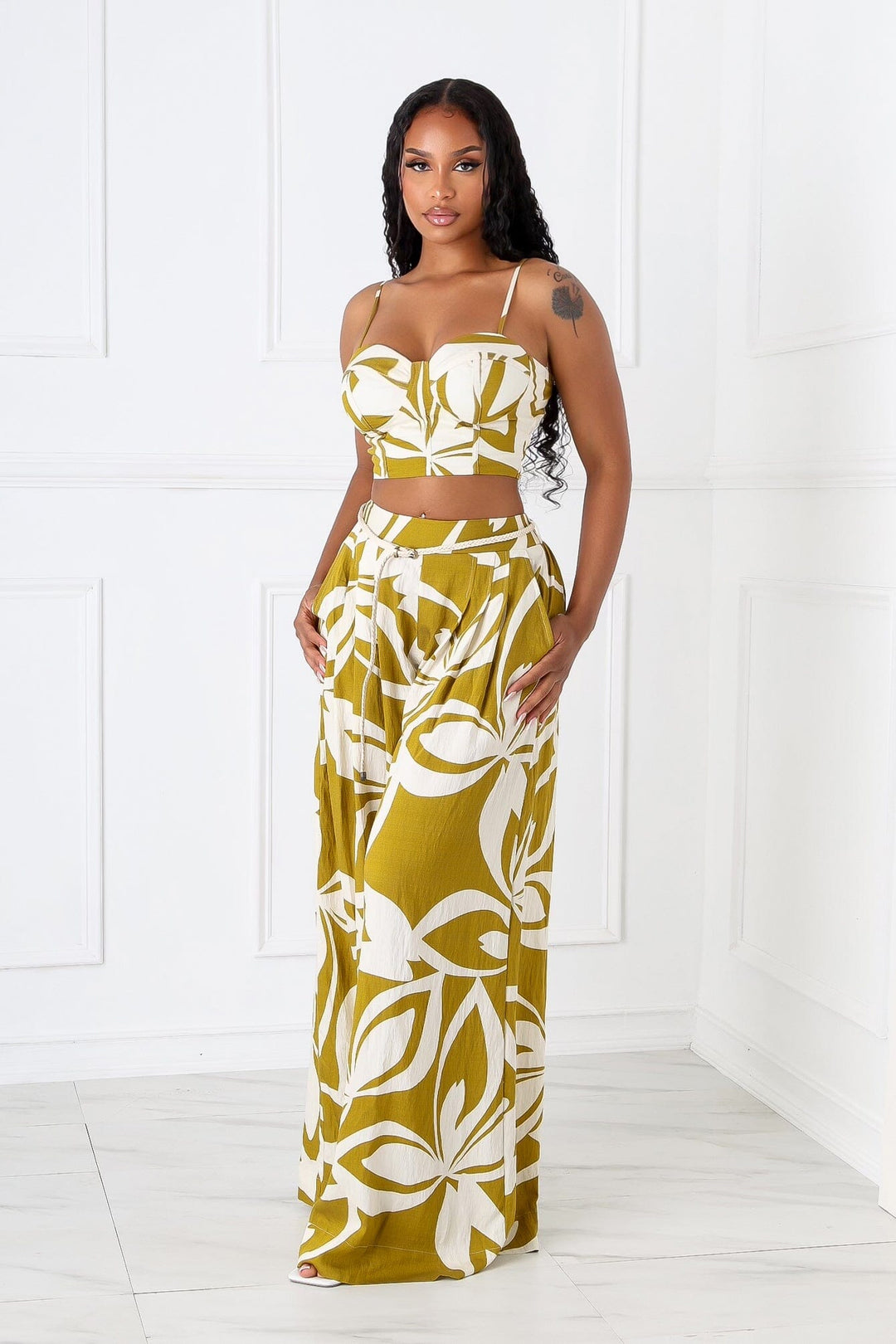 Tumon Printed Crop Top &amp; Pants SET