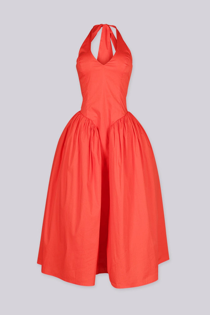 Halter dress with deep V neckline
fitted bodice with dropped waist seam
Built in tulle under layer for added volume