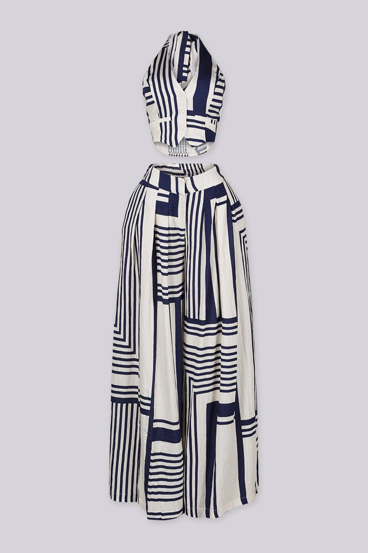 Halter neck cropped vest top with deep V front and open back tie neck detail
High waisted wide leg pants featuring deep front pleats with wide elastic waistband