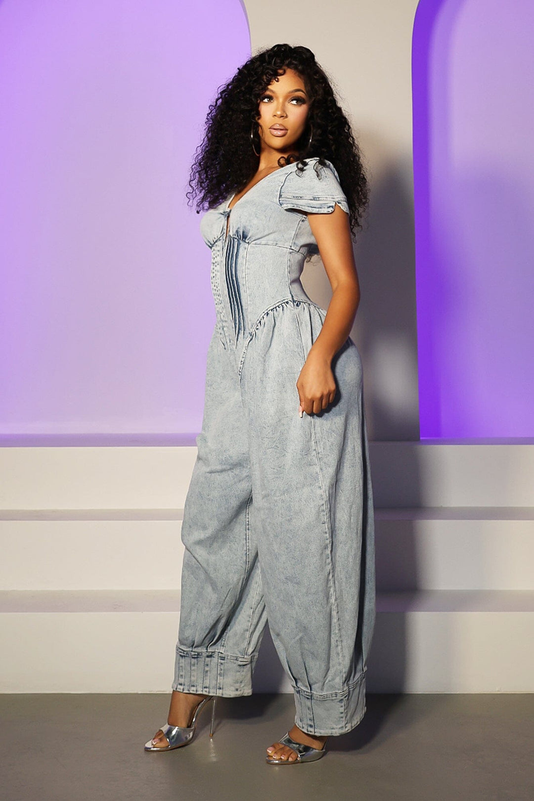 V neck denim jumpsuit with a pin tuck details and relaxed balloon silhouette