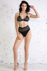 Adjustable Shoulder Straps Bra Top
Back Buckle Closure